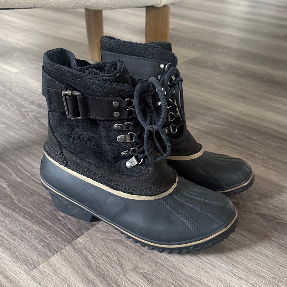 Sorel Black Women's Winter Lace-Up Boots Size 7.5 Waterproof Outdoor
